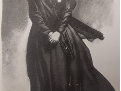Il suo talento non pass� inosservato nemmeno al Regime e Mussolini decise cos� di reclutarlo come grafico propagandista della guerra. I soldati sostituirono le ragazze, anche se in una cartolina del 1941 viene raffigurata una donna vestita di nero, smagrita, col volto segnato dal dolore e una medaglia sul petto (foto tratta da "Omaggio a Gino Boccasile di Ester Milano)